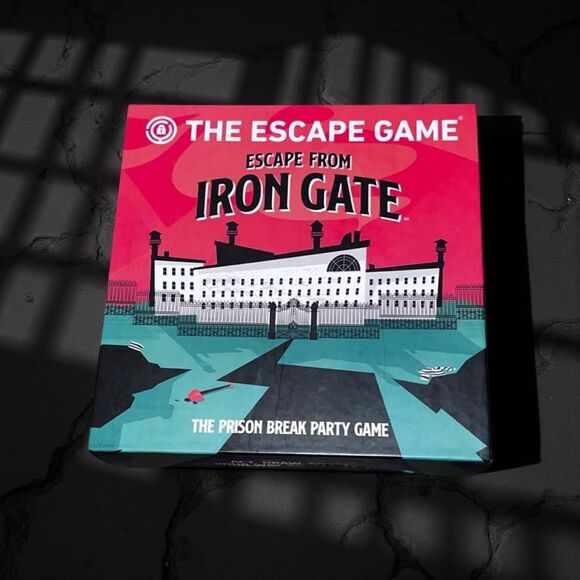 Escape From Iron Gate Game COMPLETE - Picture 1 of 7